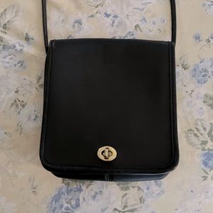 Coach Vintage leather cross body bag. Excellent condition